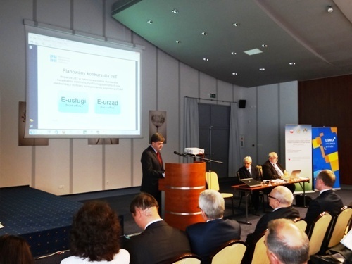 200 samorządowc&oacute;w ze Związku Miast Polskich debatowało w Legnicy 